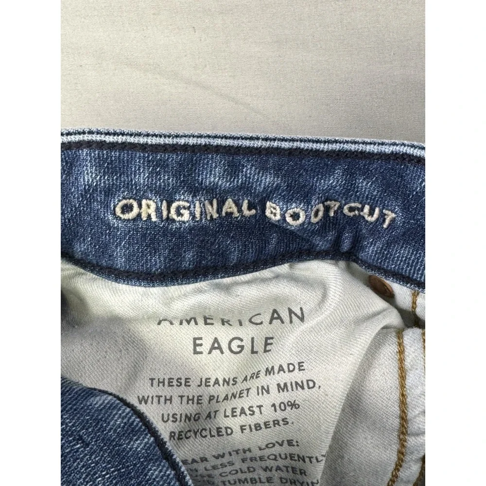 American Eagle Outfitters check pictures